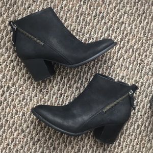 Blondo Nivada Black Ankle Boots